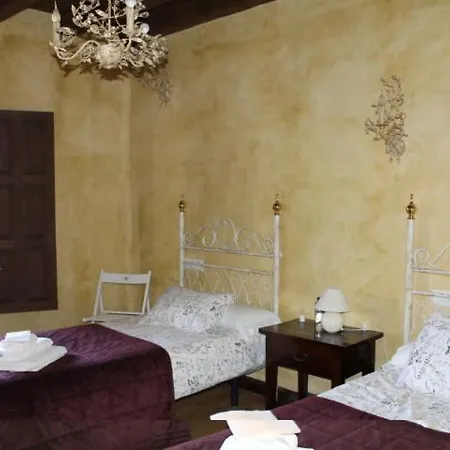 Cabachuelas Villa *