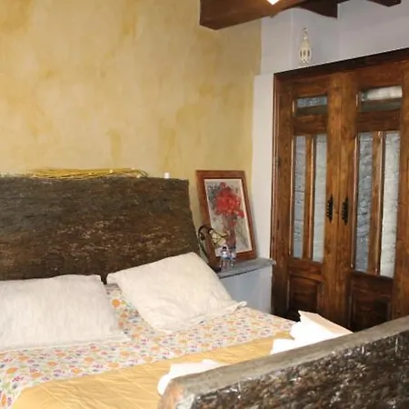 Cabachuelas Villa *
